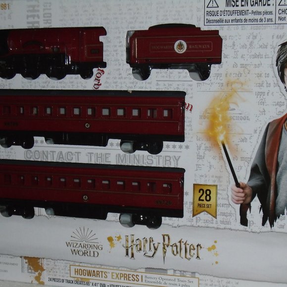 LIONEL, HARRY POTTER, HOGWARTS EXPRESS, TRAIN SET, 28 PIECE SET, BRAND NEW!! - Picture 1 of 12